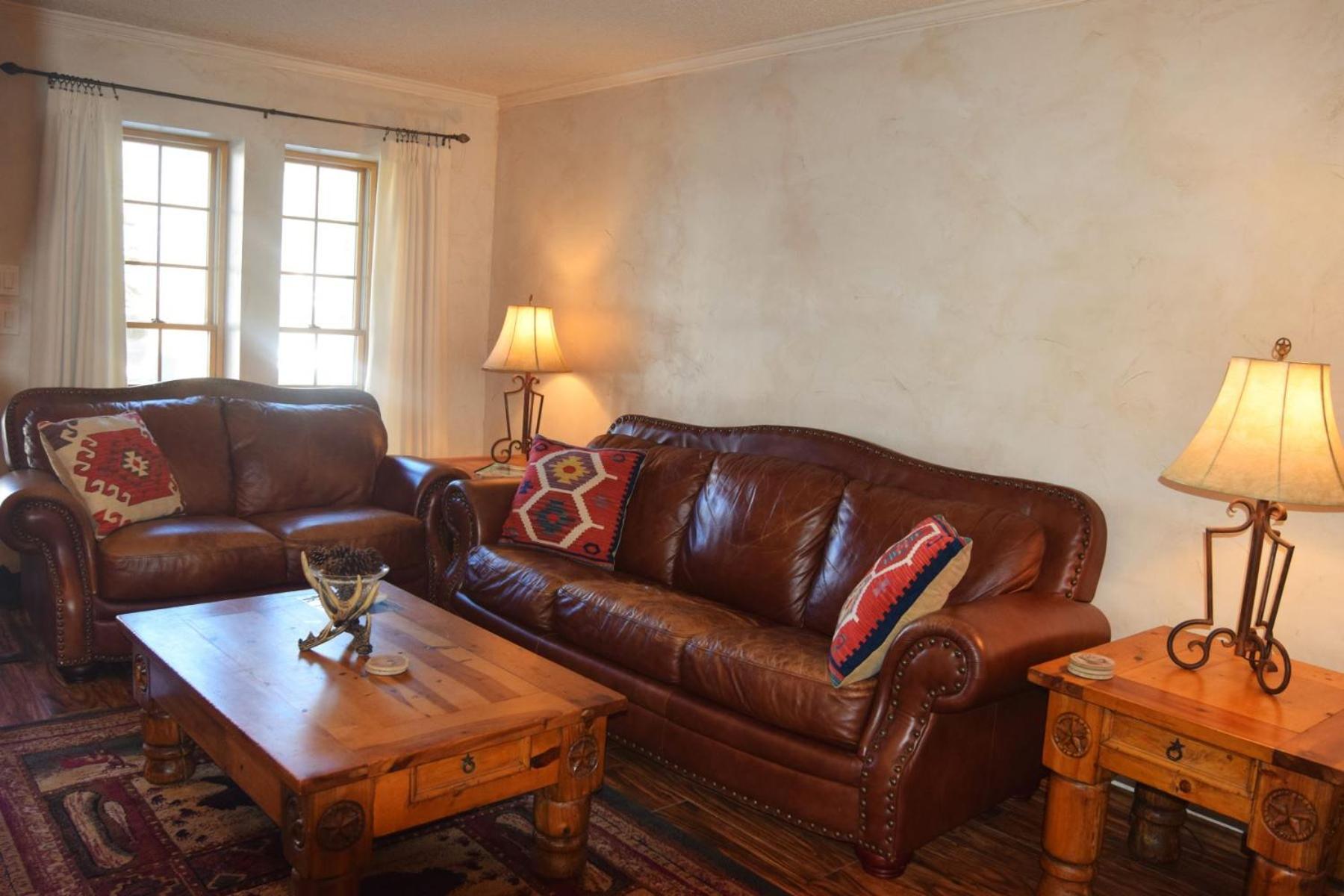 Claim Jumper Townhouse 16 - On The River - Across From The Fishing Ponds - In Town - Near The Ski Area - Fireplace - Wifi - Sate Red River Eksteriør billede
