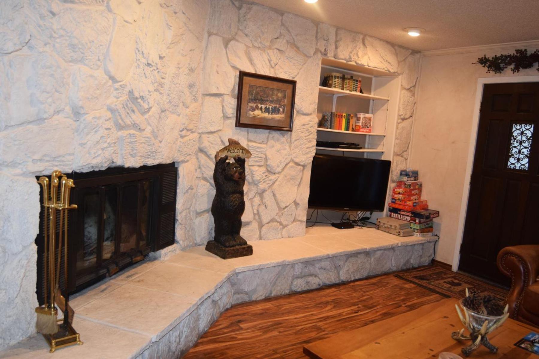 Claim Jumper Townhouse 16 - On The River - Across From The Fishing Ponds - In Town - Near The Ski Area - Fireplace - Wifi - Sate Red River Eksteriør billede